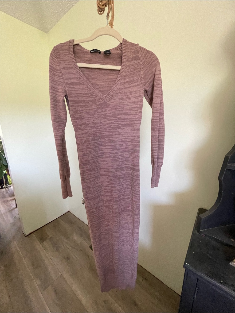 Long Sleeve V-Neck Knit Dress - Mauve Pink